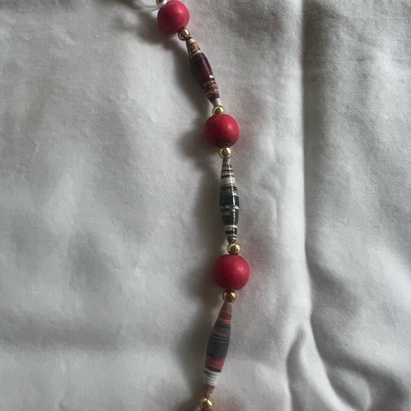 Pink and black beaded necklace - Picture 3 of 7